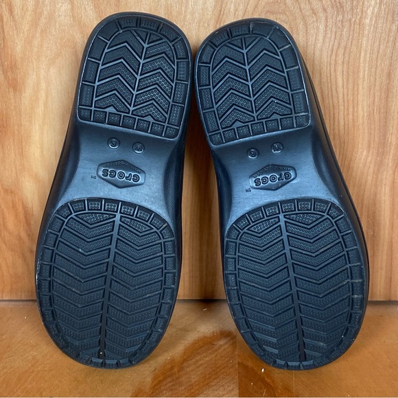 Womens 6 Crocs On The Clock Work Slip On Shoes Black SEF1572 - Picture 7 of 8